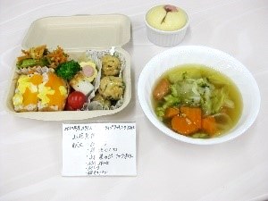 2年Aクラス5班　お花見弁当