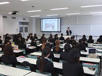 兵庫県教員採用試験説明会の様子