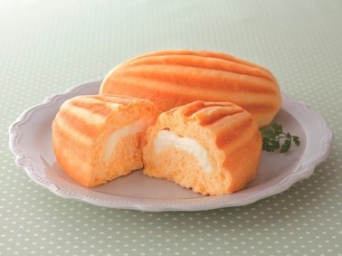 「神戸ハイカラキャロットチーズメロンパン」発売の様子