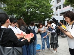 すいか祭りの様子8