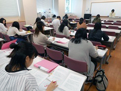 社会福祉士国家試験に向けた挑戦講座の様子