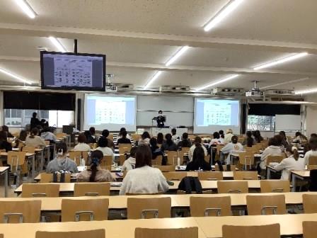 「アパレル造形学」の様子2