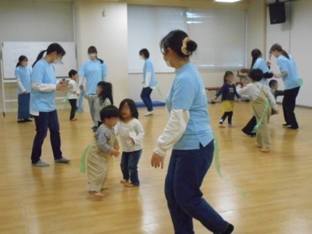 「しっぽ取り」の様子