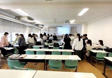 2年生、模擬授業の準備の様子